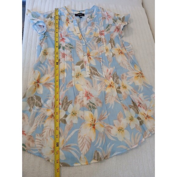 Cocomo Womens Blouse Top Size Medium Blue Floral Pleated Popover Flutter Sleeve - Picture 8 of 14